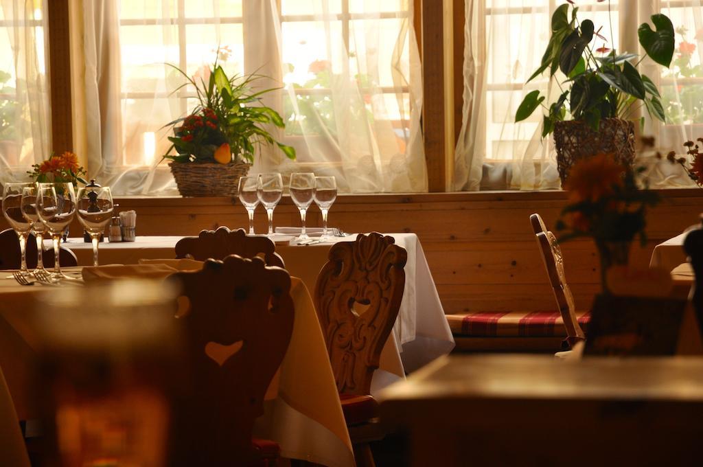 Poschiavo Suisse Hotel & Traditional Fondue Stube ภายนอก รูปภาพ