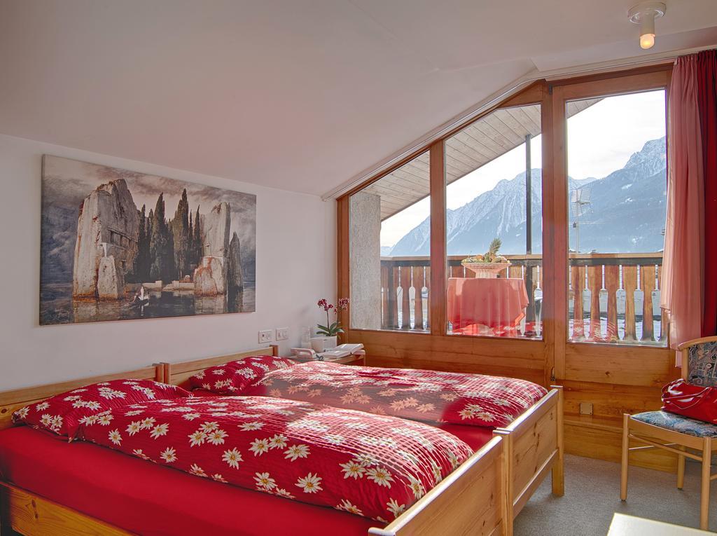 Poschiavo Suisse Hotel & Traditional Fondue Stube ภายนอก รูปภาพ