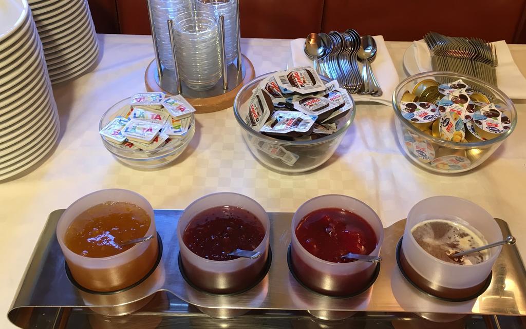 Poschiavo Suisse Hotel & Traditional Fondue Stube ภายนอก รูปภาพ