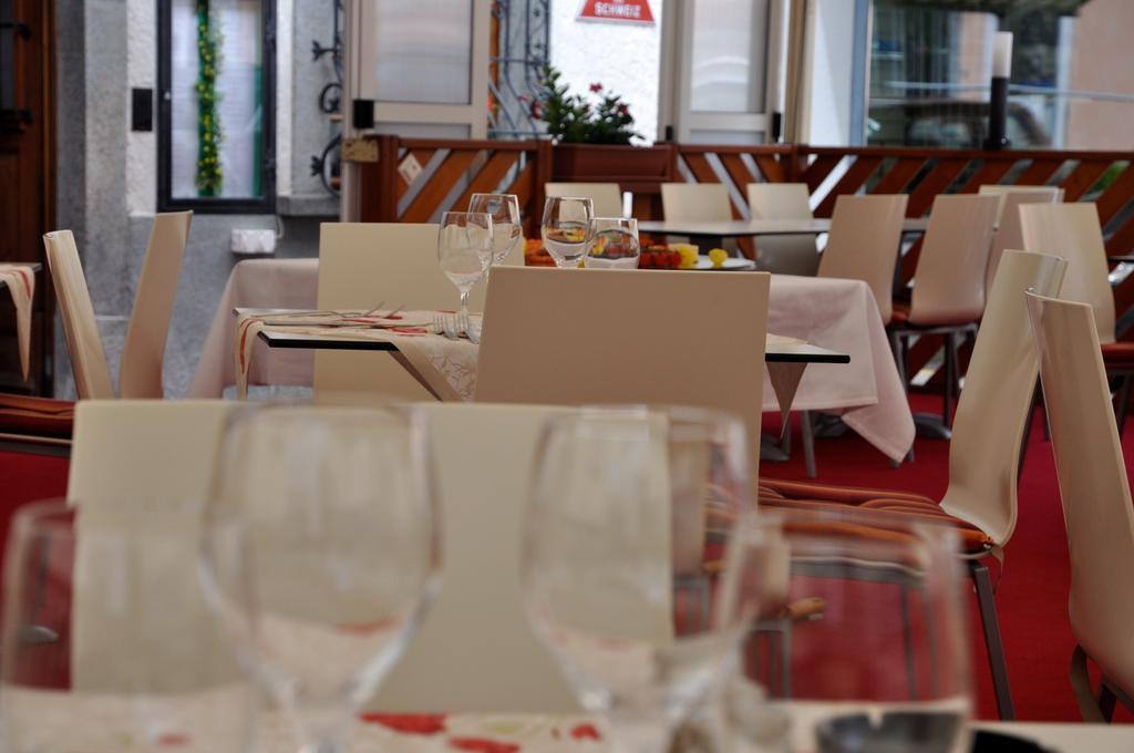 Poschiavo Suisse Hotel & Traditional Fondue Stube ภายนอก รูปภาพ