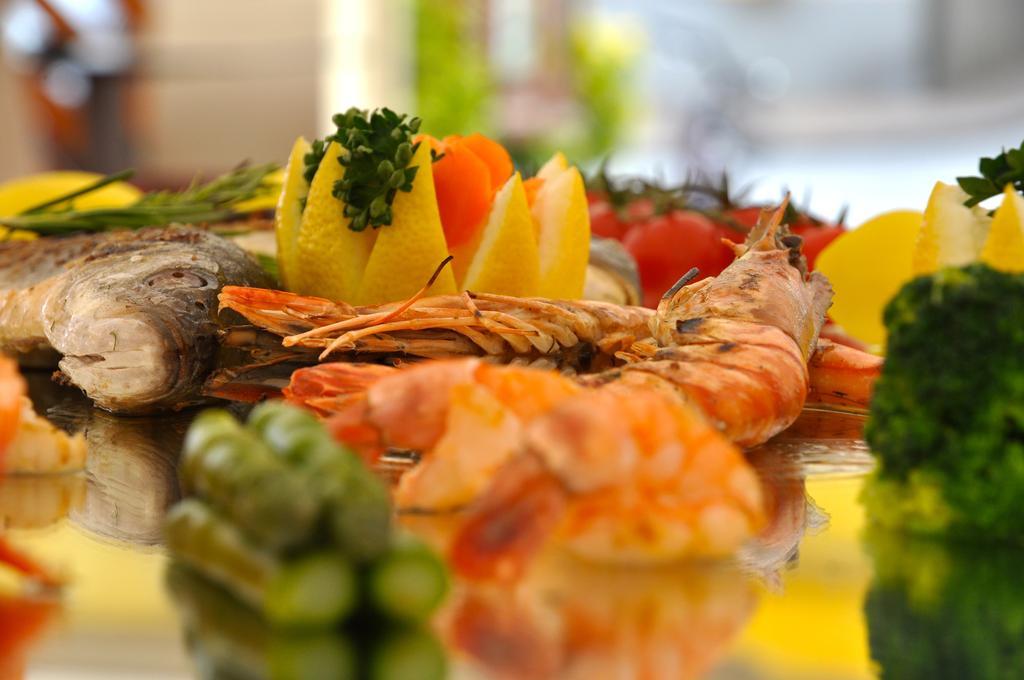 Poschiavo Suisse Hotel & Traditional Fondue Stube ภายนอก รูปภาพ
