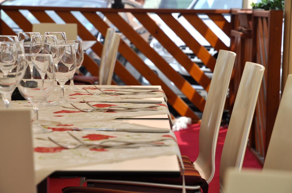 Poschiavo Suisse Hotel & Traditional Fondue Stube ภายนอก รูปภาพ